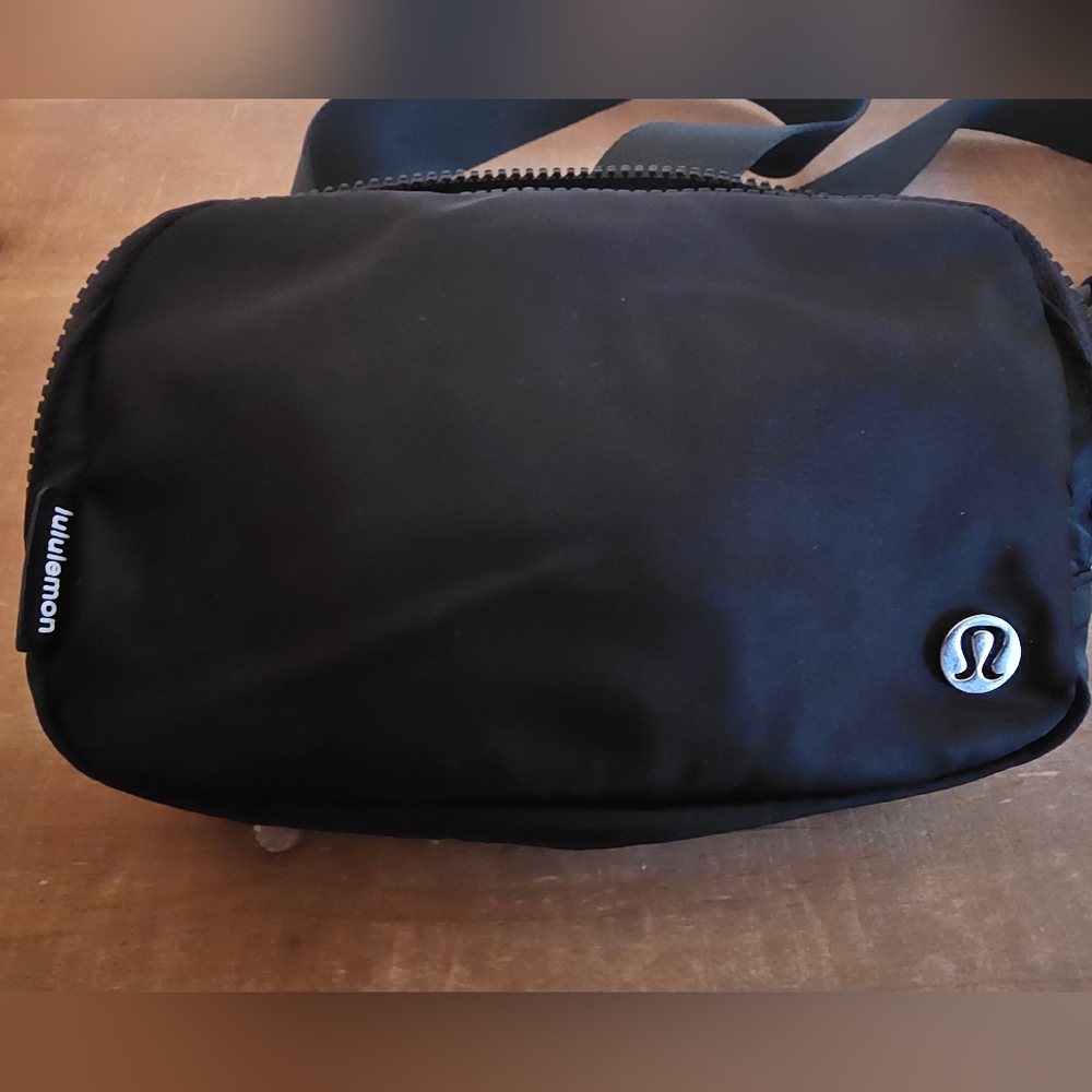 lululemon athletica Black Belt Bag